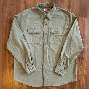 Wrangler Classic Men’s Sage Green Long Sleeve Medium Weight Button Down Shirt
